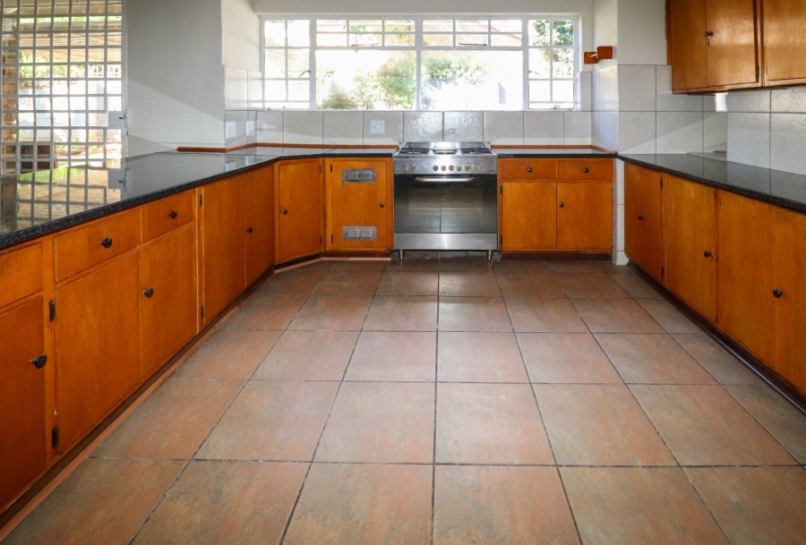 To Let 4 Bedroom Property for Rent in Flamwood North West